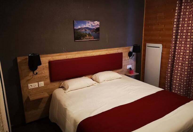 בית מלון כפרי Hôtel Espace Montclar