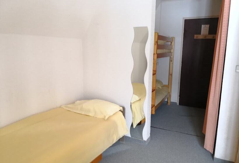 هتل Hôtel Espace Montclar