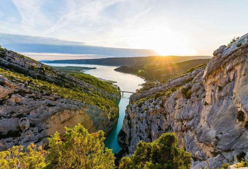 ホテル Hôtel Le Panoramic   Votre Hôtel Au Cœur Des Gorges Du Verdon