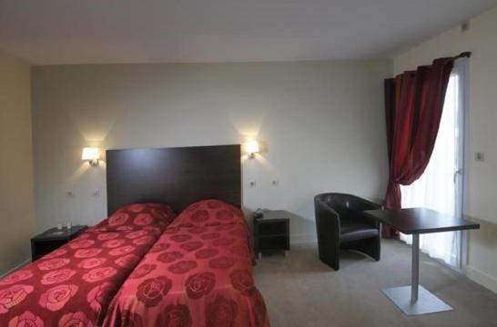 Отель Logis Hôtel De La Tour