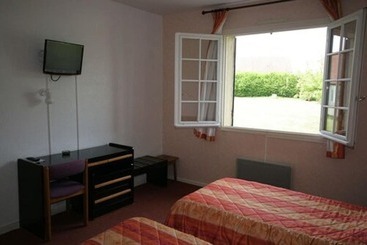 هتل Logis Hôtel Relais Paris Bale   Restaurant La Mangeoire