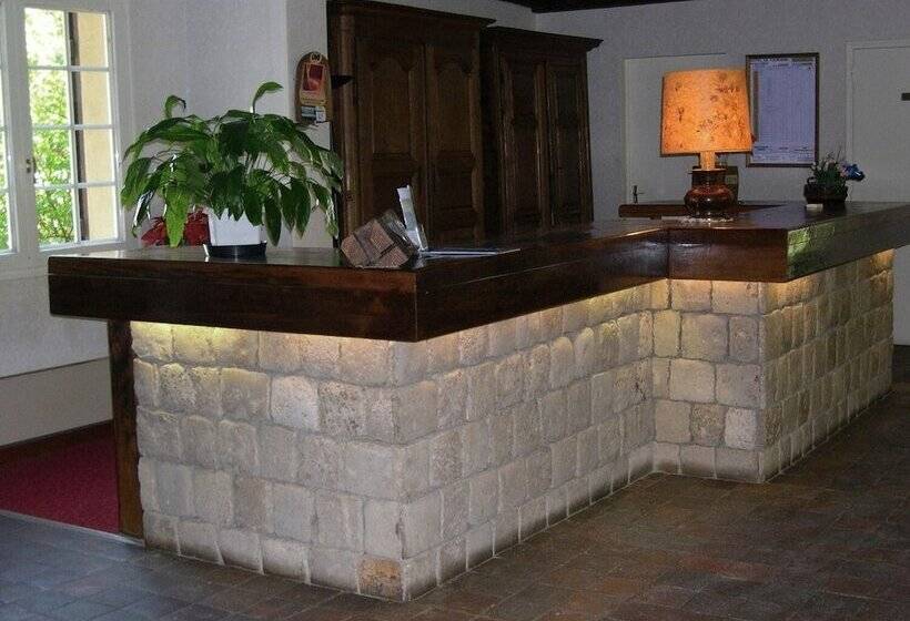 호텔 Logis Hôtel Relais Paris Bale   Restaurant La Mangeoire