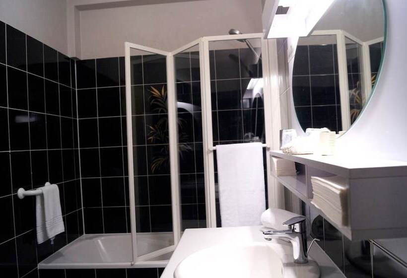 هتل Logis Hôtel & Restaurant Le Soleil D Or