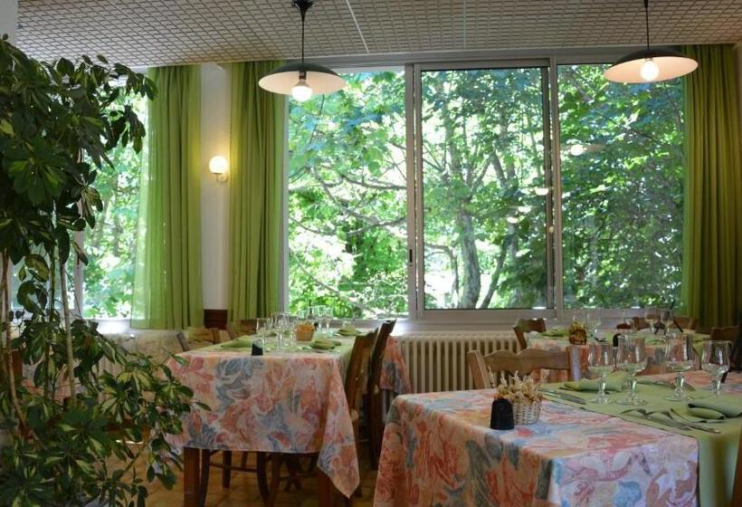 Отель Logis Le Ceans