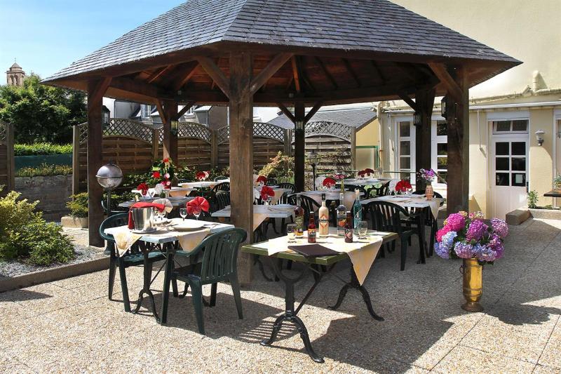 Отель Logis Le Prieuré