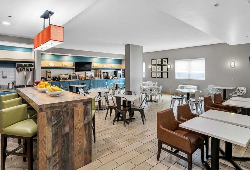 هتل Country Inn & Suites By Radisson Rehoboth Beach   Dewey