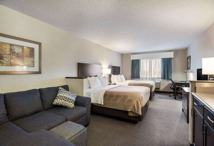 בית מלון כפרי Quality Inn & Suites West