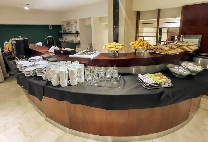 Fotos del hotel Reconquista Plaza:  9