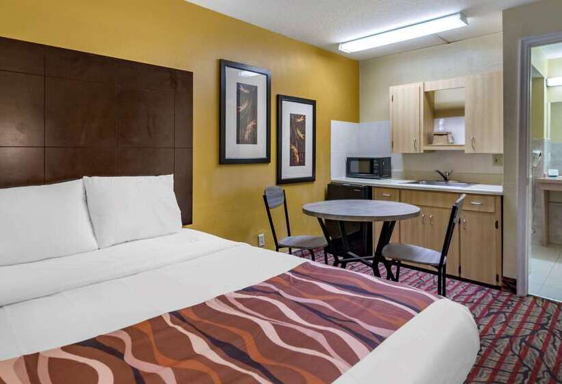 فندق Rodeway Inn Central Clearwater Beach