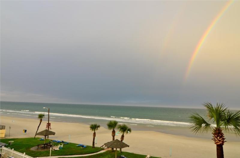 هتل Rushhh Daytona Beach, Tapestry Collection By Hilton