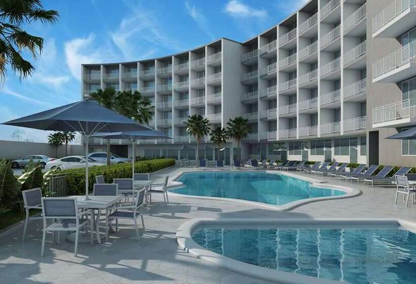 هتل Rushhh Daytona Beach, Tapestry Collection By Hilton