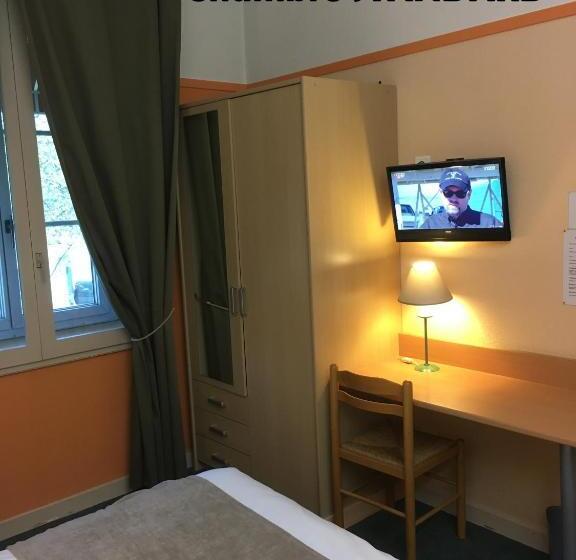 호텔 Terminus  Pizzeria Pizz A Gogo  Salle De Sport  Face A La Gare