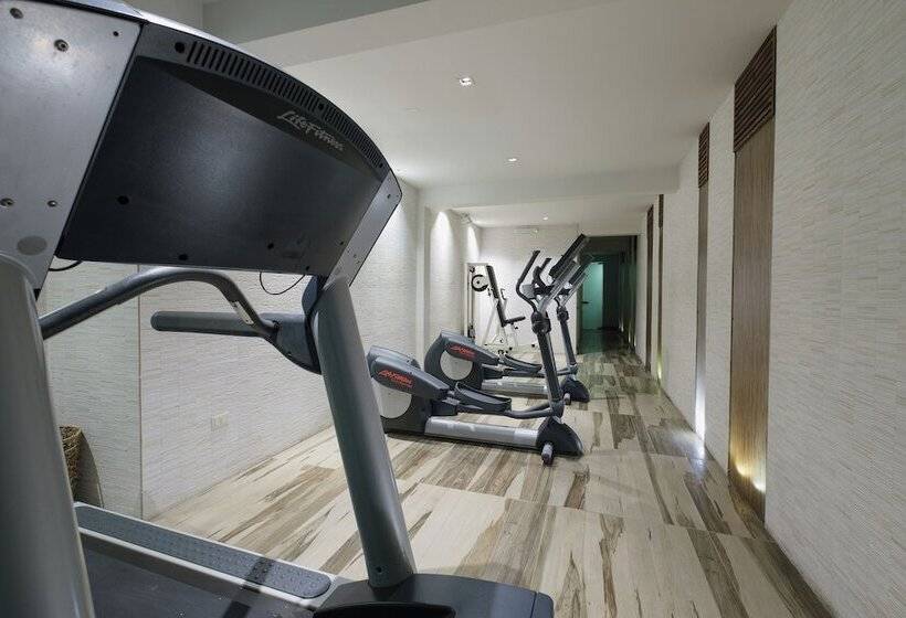 هتل Terrado Suites Iquique