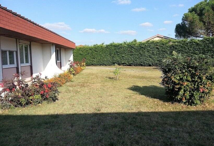 汽车旅馆  Les Jardins Du Forez