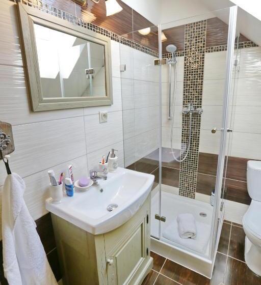 ベッドアンドブレックファースト Kalvin Restaurant & Pension