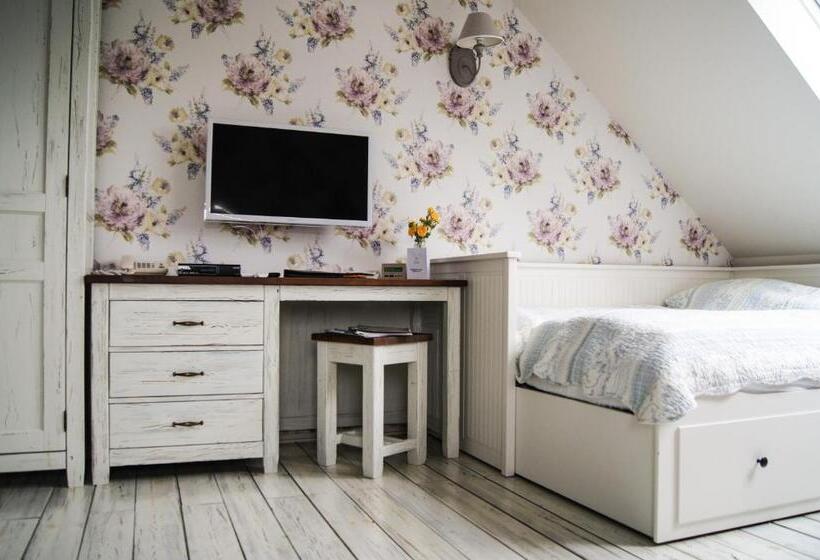 ベッドアンドブレックファースト Kalvin Restaurant & Pension