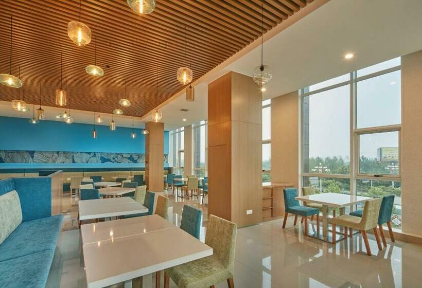酒店 Holiday Inn Express Luoyang Yichuan, An Ihg