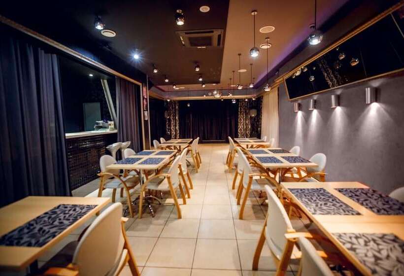 בית מלון כפרי New Fortress