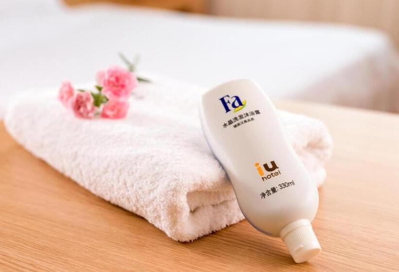 Iu Hotel Chongzhou Qinhe Square