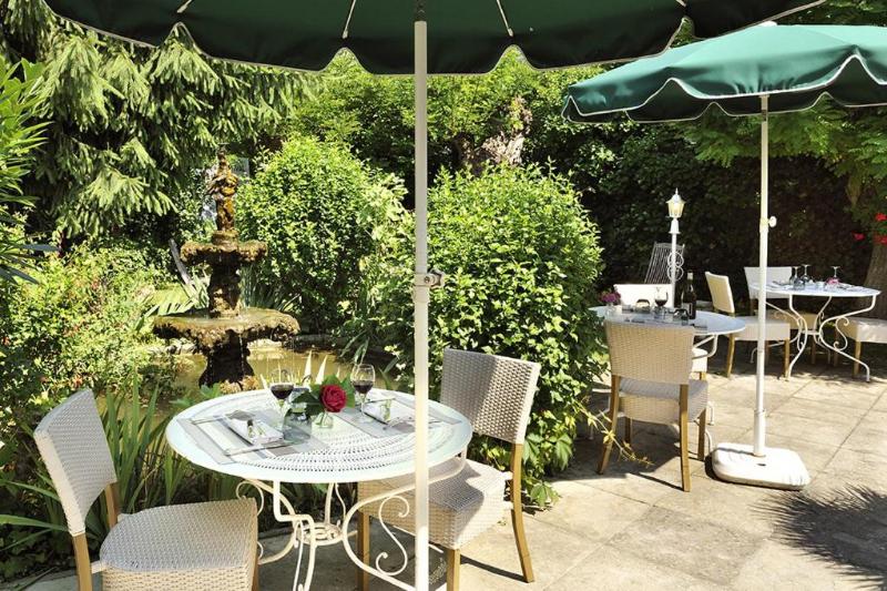 호스텔 Logis Hôtel Auberge De L Ecole