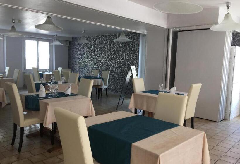 Отель Auberge Du Calvaire