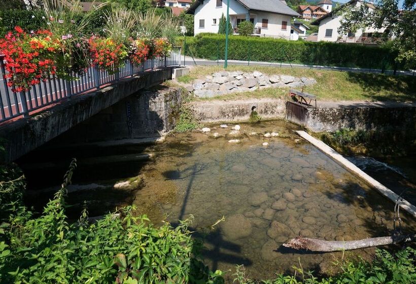 Отель Auberge Le Semnoz