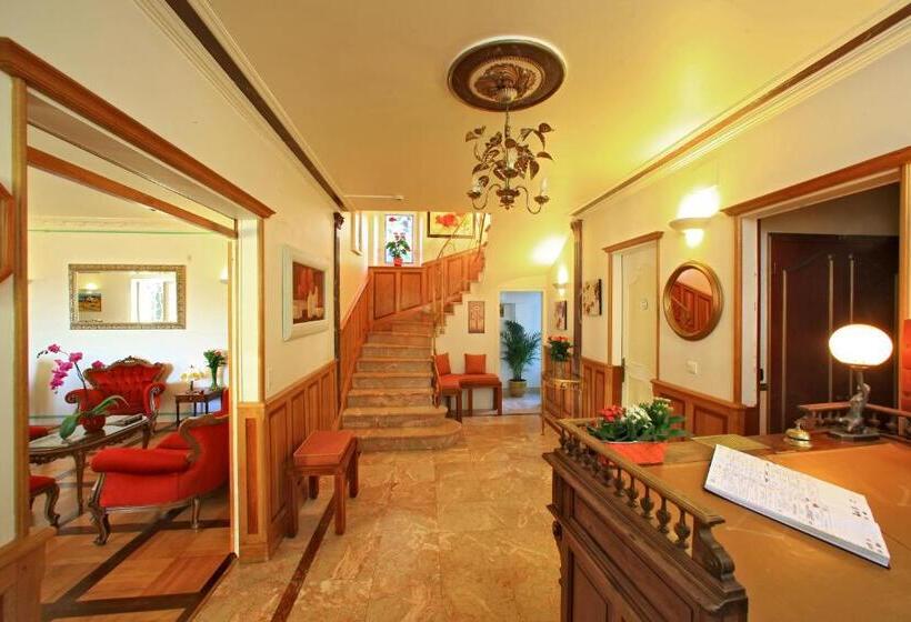 ホテル De La Pagézie