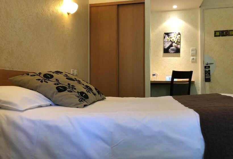 酒店 Logis Hôtel Restaurant Le Commerce