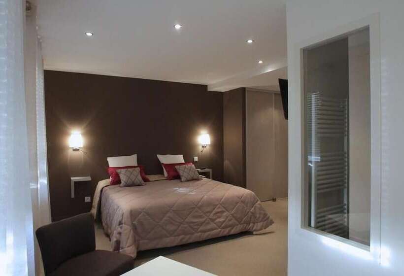 Отель Hostellerie Saint Germain