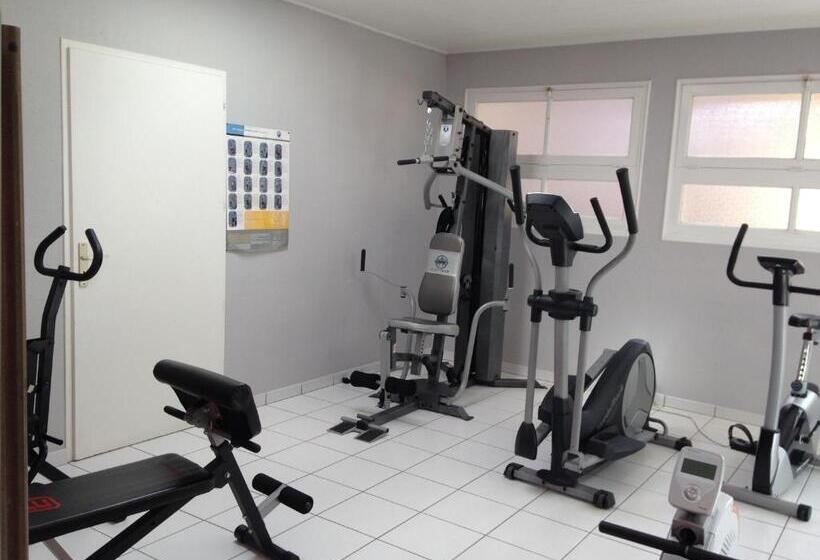 هتل Hôtel Calme Des Pins & Spa