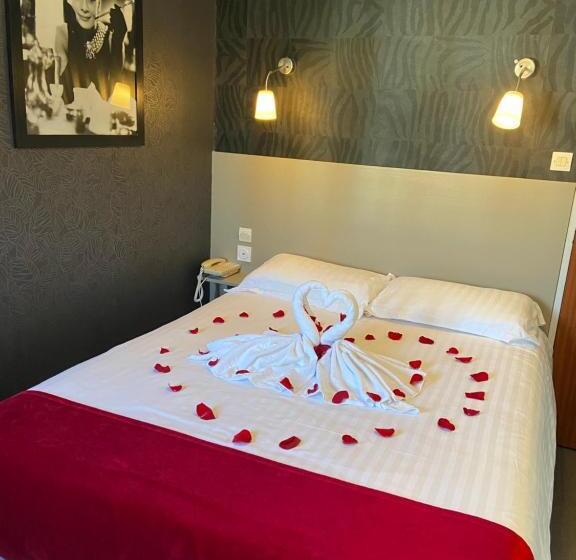 هتل Hôtel Calme Des Pins & Spa