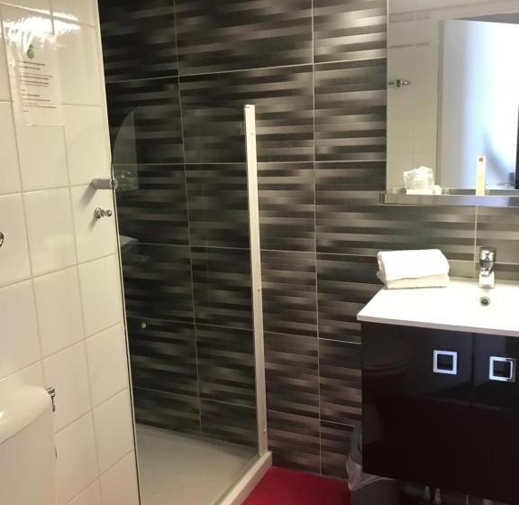 هتل Hôtel Calme Des Pins & Spa