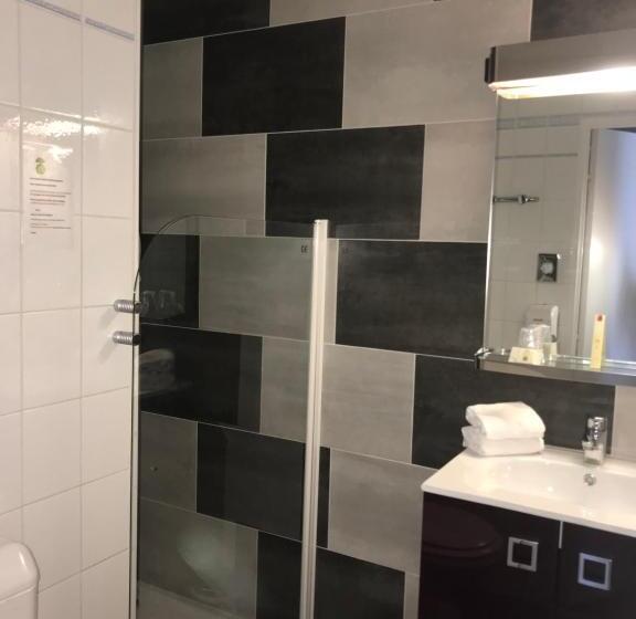 هتل Hôtel Calme Des Pins & Spa