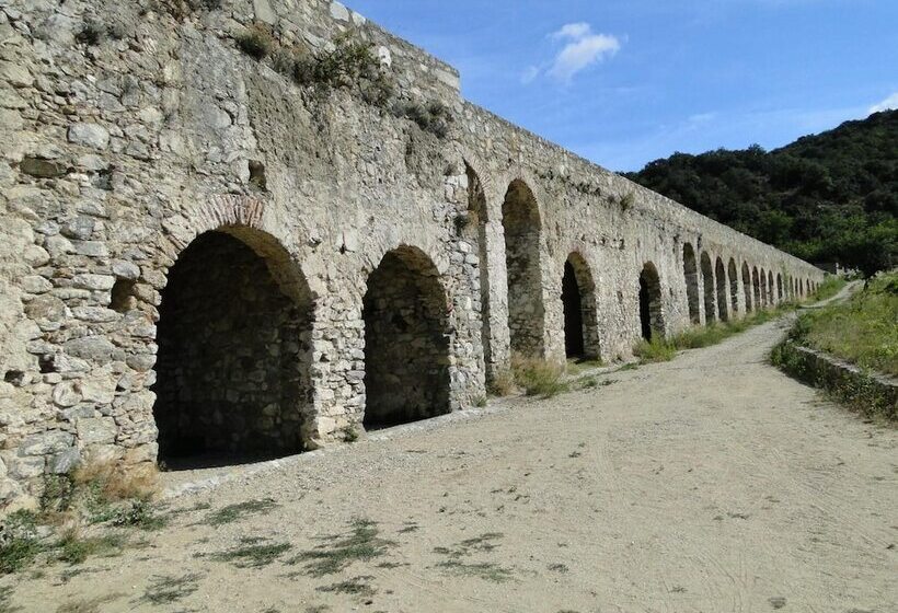 ホテル Hôtel Le Châtelet Logis