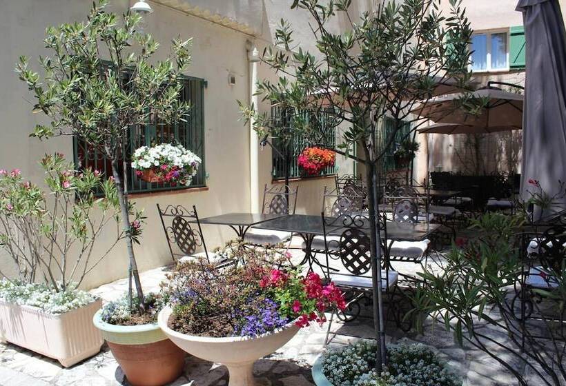 هتل Hôtel Le Clos Des Pins