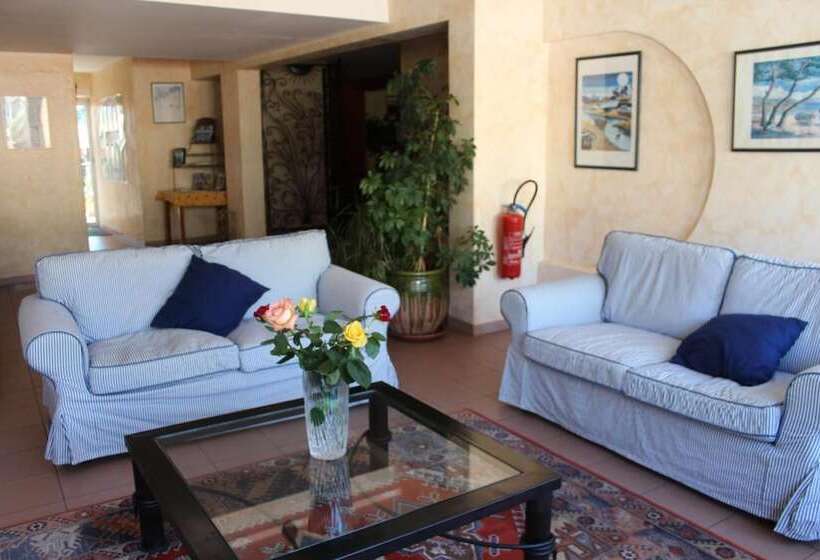 هتل Hôtel Le Clos Des Pins