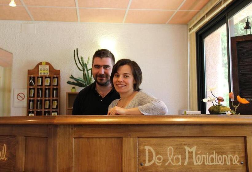 호텔 Hôtel Restaurant Logis La Méridienne
