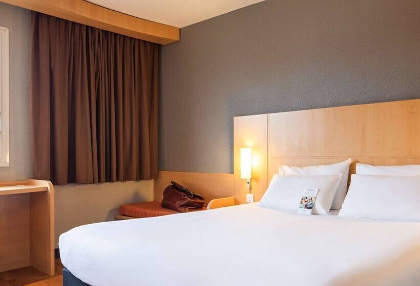 בית מלון כפרי Ibis Quimperlé