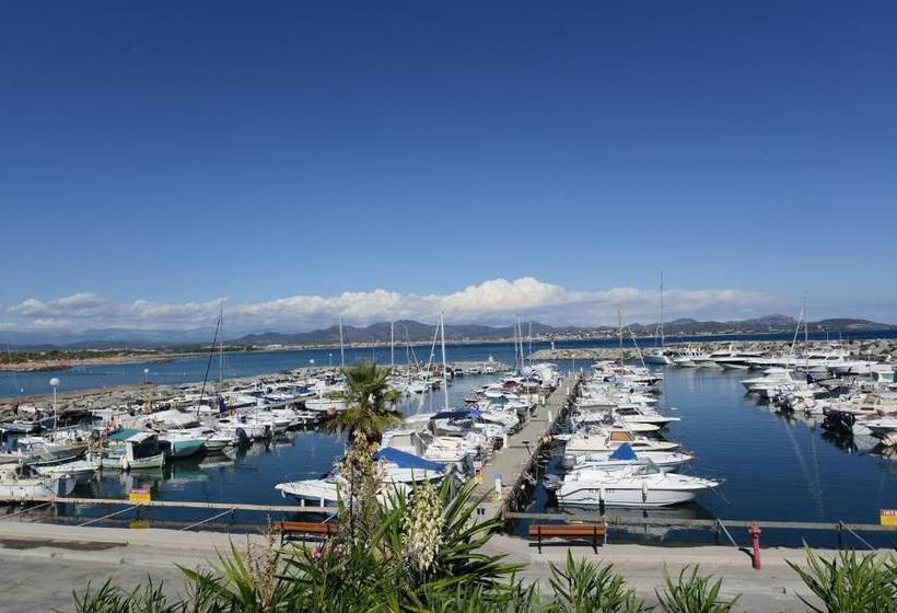 ホテル La Petite Auberge