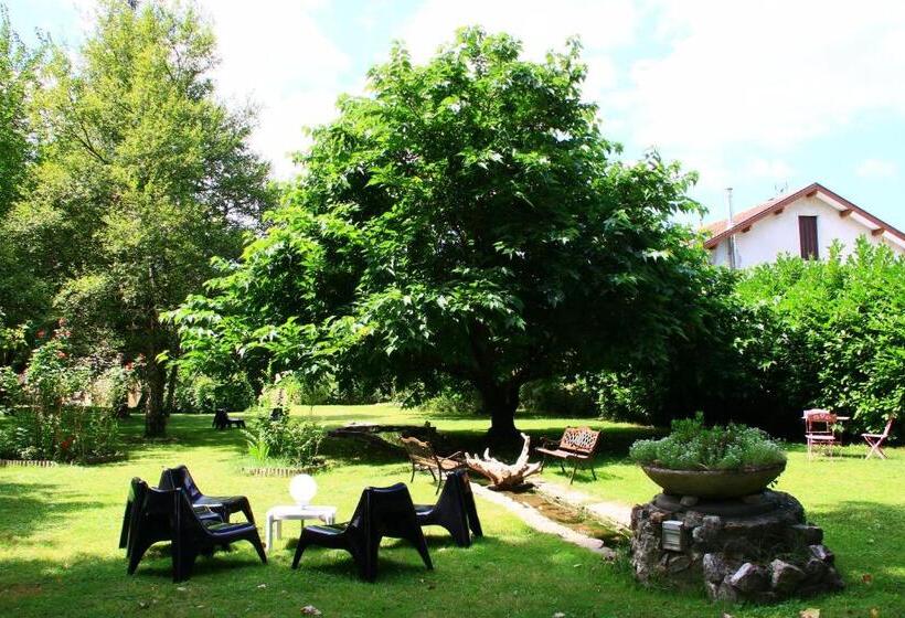 호텔 Logis Hôtel Restaurant Le Castel Fleuri