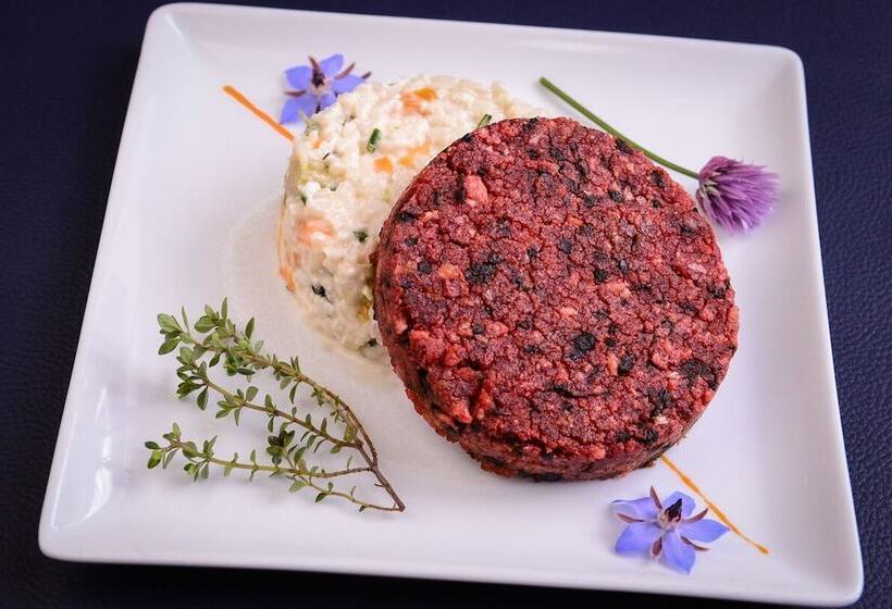 ホテル Logis Hôtel Restaurant Le Chêne Vert