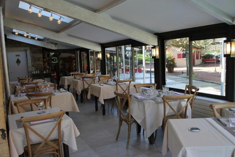 هتل Hôtel Restaurant Le Moulin De Saint Verand