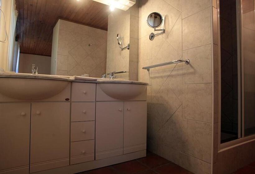 ホテル Logis Hôtel Le Pressoir