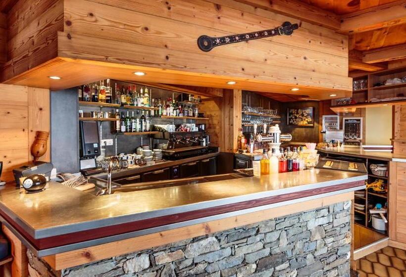 هتل Le Relais Du Petit Saint Bernard