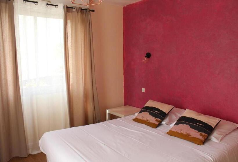 Отель Les Bruyeres