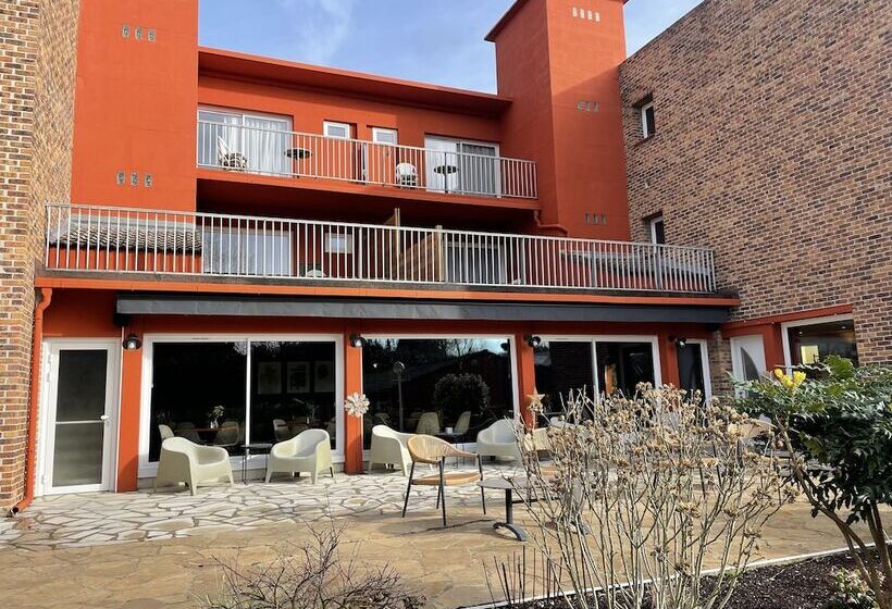 ホテル Logis Hôtel & Restaurant   Le Relais De Montigny