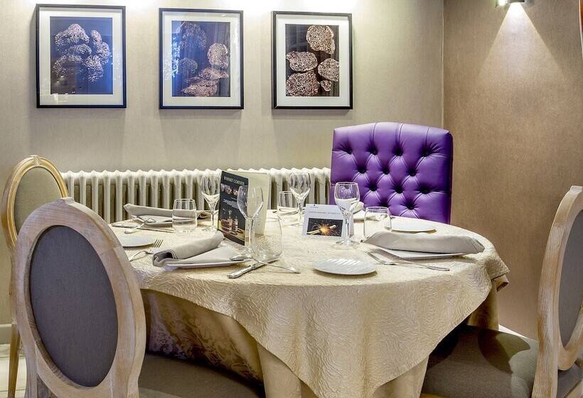 ホテル Logis Auberge De La Truffe