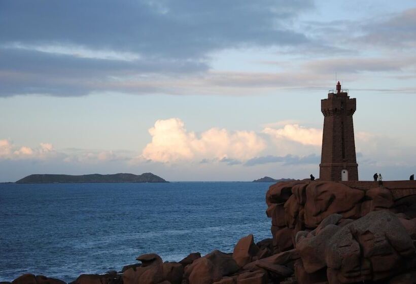 ホテル Logis Hermitage