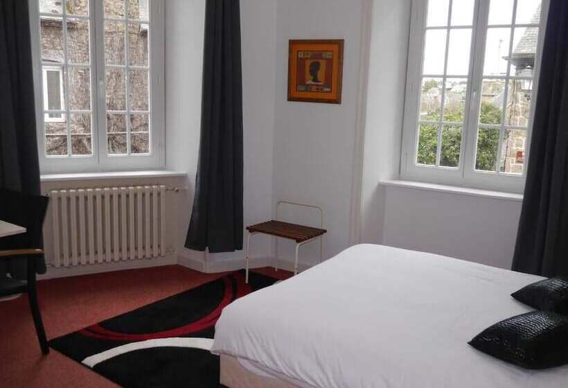 فندق Logis Hôtel Du Commerce