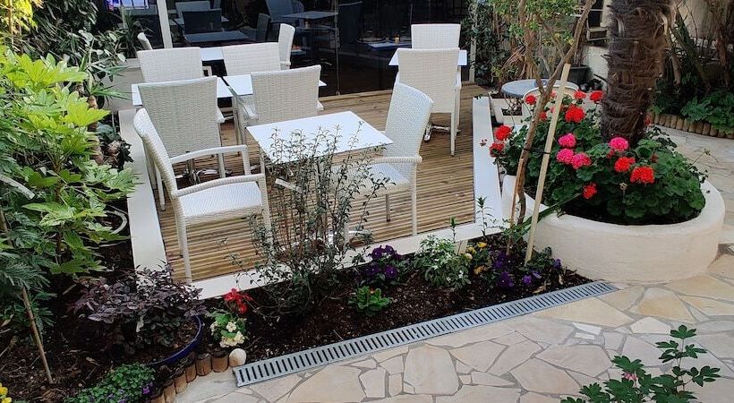هتل Logis Hôtel Les Bleuets